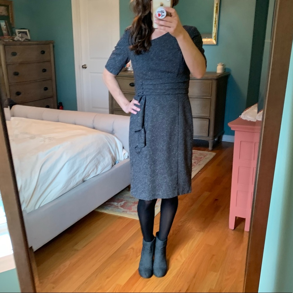 White House and Black Market size 8